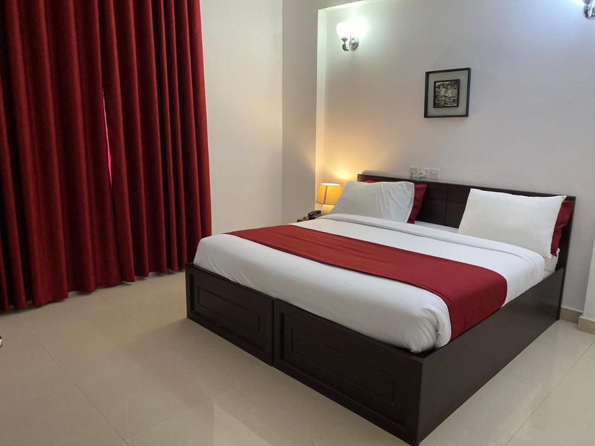 Azaiba Hotel Apartments Маскат Екстериор снимка